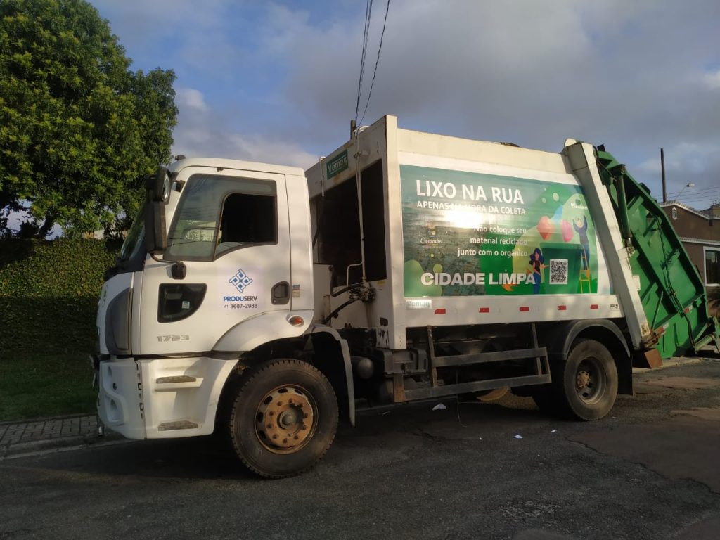 Plotagem Em Caminh O Coletor De Lixo Comunica O Visual Em Curitiba