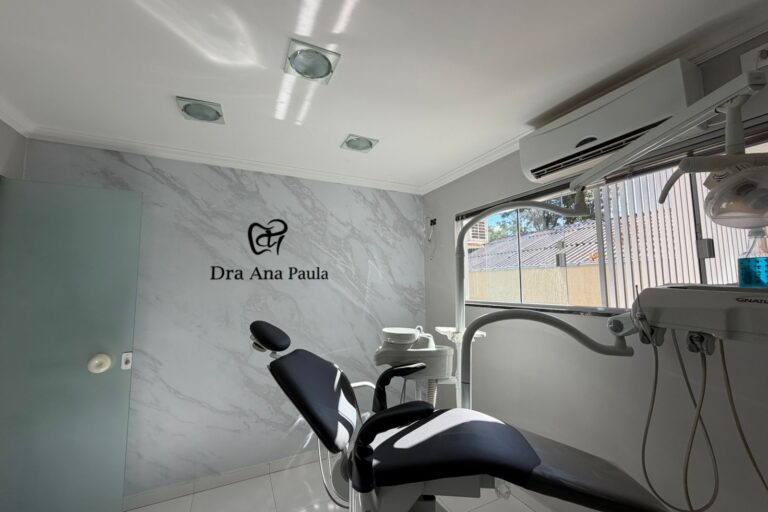 letra caixa em acrilico e adesivo marmore